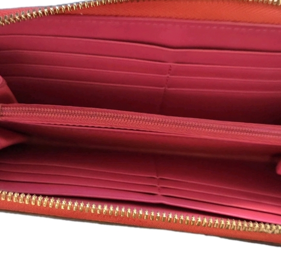 MCM Milla Grained Red Leather Zipped Wallet Card Holder (EXCELLENT CONDITION - Picture 11 of 12